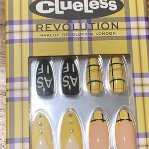 Clueless Revolution - Faux Nails